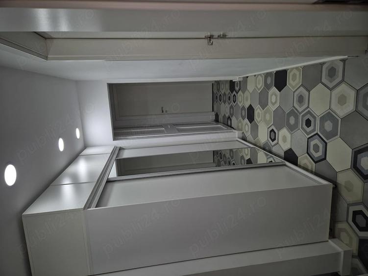 Apartament cu 4 camere decomandat în Berceni
