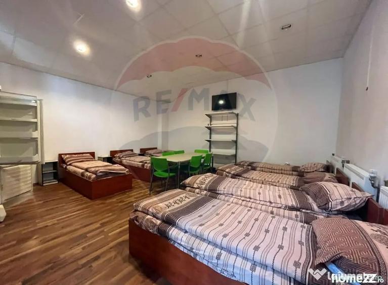 Apartament cu 4 camere decomandat în Orașul de Jos
