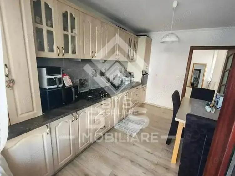 Casă cu 5 camere cu Teren 3500 Mp în Nord