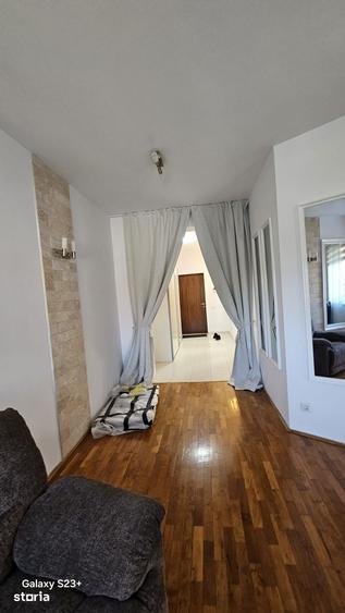 Apartament cu 2 camere decomandat în Candiano Popescu