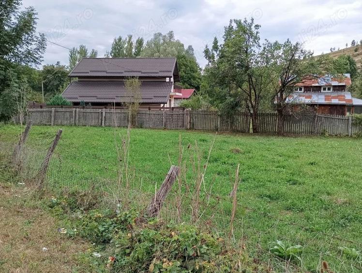 Teren de 2300 mp, în Central
