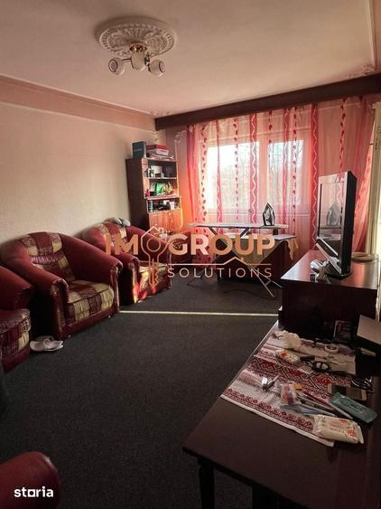 Apartament cu 3 camere decomandat în Nicolina