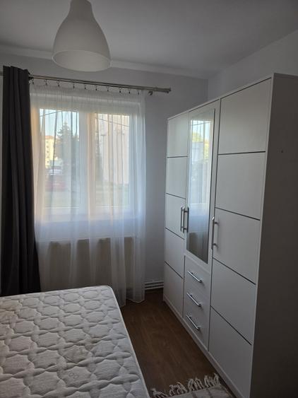 Apartament cu 3 camere semidecomandat în Mihai Viteazul