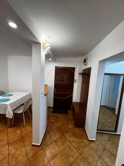 Apartament cu 3 camere decomandat, mobilat în Vasile Aaron