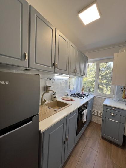 Apartament cu 3 camere semidecomandat în Central
