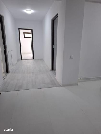 Apartament cu 4 camere decomandat în Mangalia