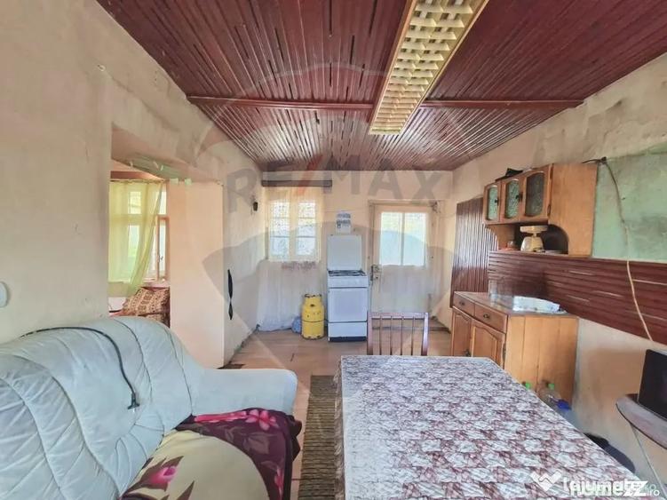 Casă cu 2 camere cu Teren 929 Mp în Vladimirescu