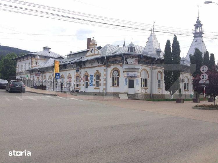 Spațiu comercial, de 3,000 mp, în Central