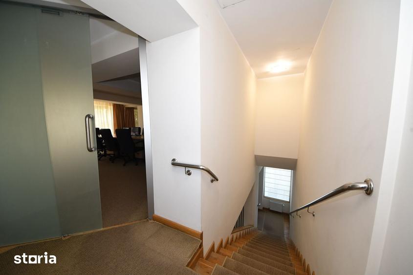 Spațiu comercial, de 480 mp, în Central