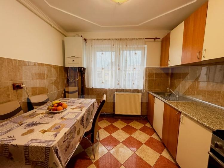 Apartament cu 3 camere decomandat în Micro 16