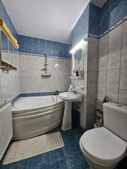 Apartament cu 3 camere decomandat în Găvana 3