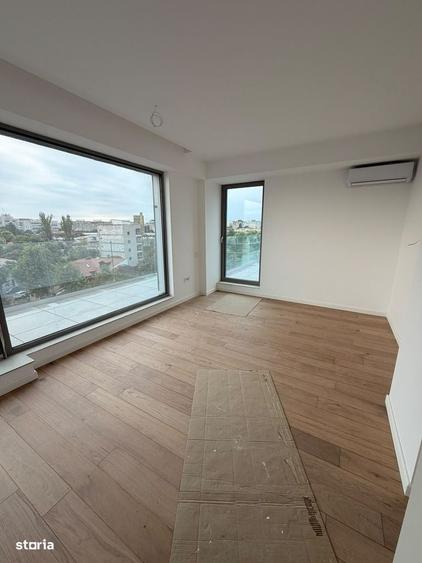 Apartament cu 4 camere în Mihai Bravu