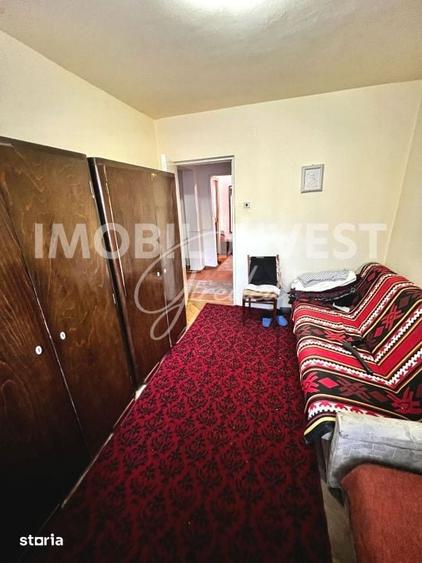 Apartament cu 3 camere în Cetate