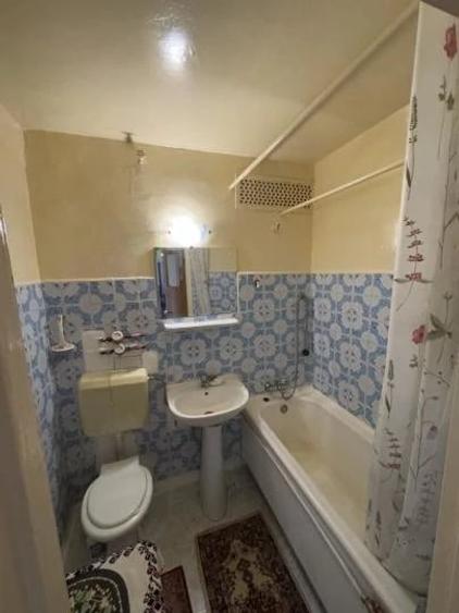 Apartament cu 3 camere semidecomandat în Dristor