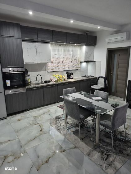 Casă cu 4 camere cu Teren 635 Mp în Central