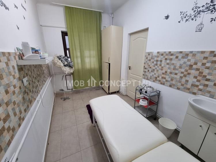 Casă individuală cu 8 camere cu Canalizare în Ultracentral