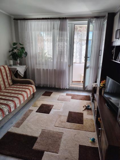 Apartament cu 2 camere semidecomandat în Micro 19