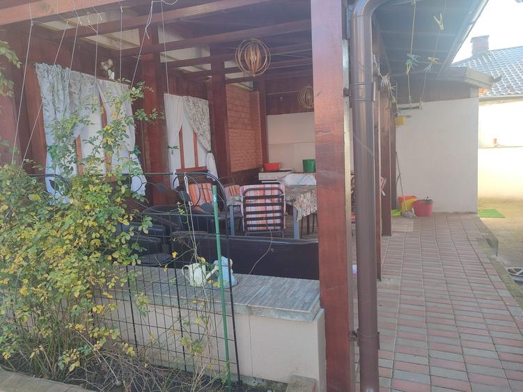 Casă cu 5 camere cu Canalizare în Tătărași