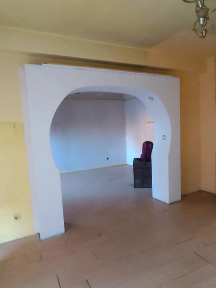 Casă cu 2 camere cu Teren 396 Mp în Ronaț