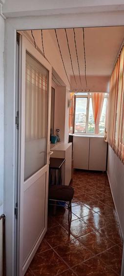 Vand apartament in zona Malu rosu, 2 camere decomandat, confort 1, etajul 6 din 10, complet mobilat. Pentru mai multe detalii la telefon 0721 152 149 - 4