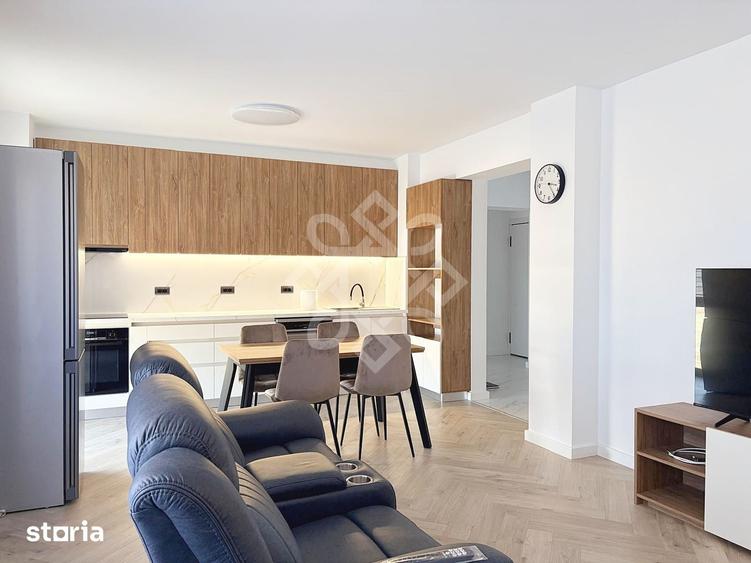 Apartament cu 3 camere decomandat în Seleuș