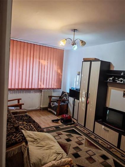 Apartament cu 4 camere semidecomandat, mobilat în Mănăștur