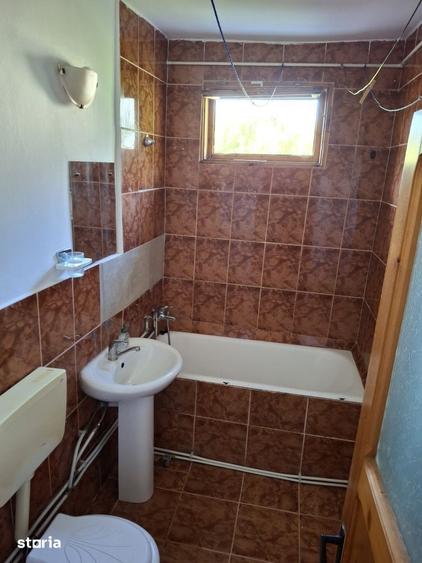 Apartament cu 2 camere decomandat în Podu Roș