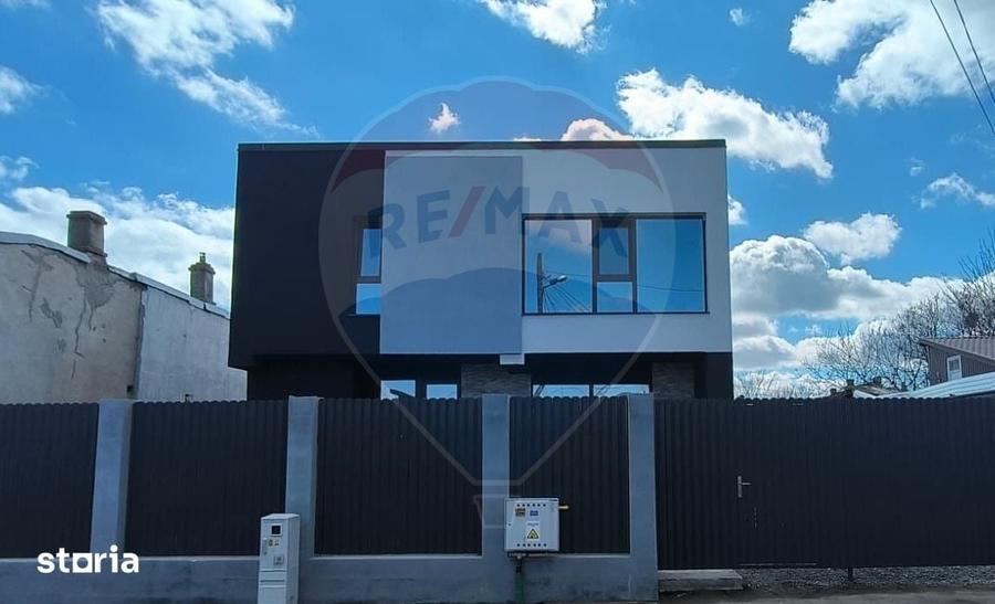 Casă cu 4 camere cu Teren 321 Mp în Port