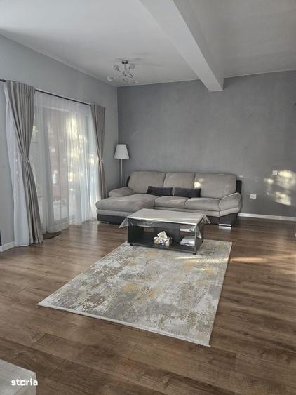Casă cu 4 camere în Central
