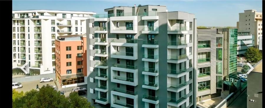 Apartament cu 3 camere decomandat în Aviației