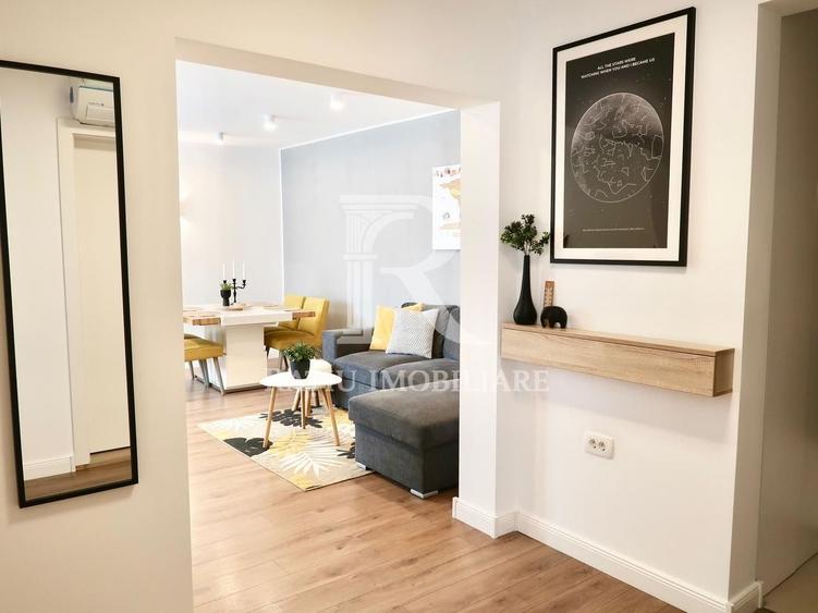 Apartament cu 3 camere semidecomandat, mobilat în Sud