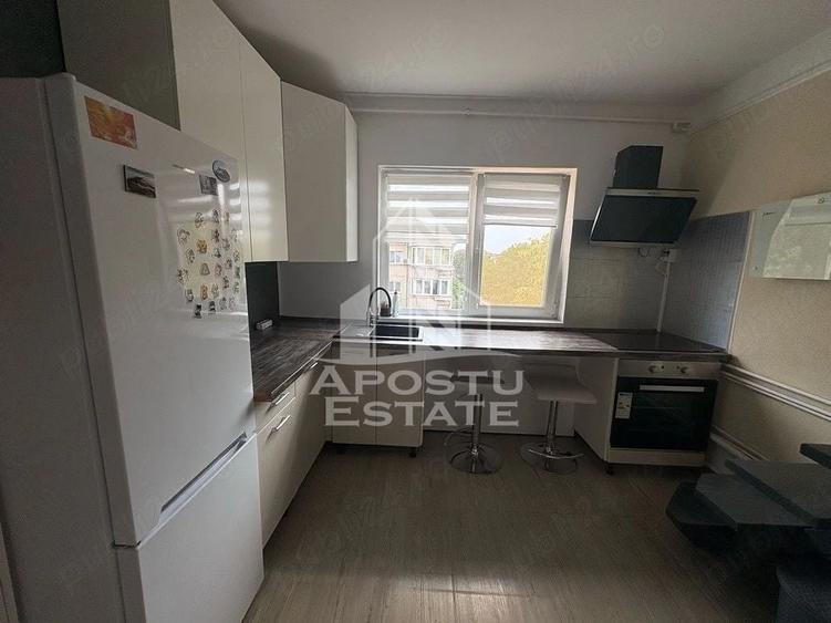 Apartament cu 3 camere decomandat în Bucovina