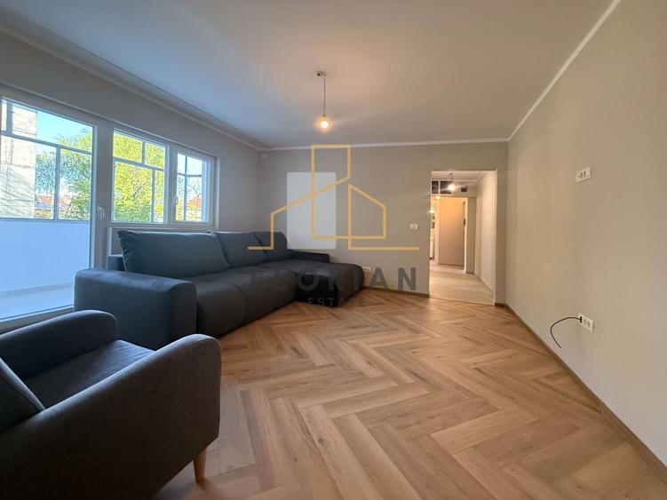 Apartament cu 3 camere semidecomandat, mobilat în Lugojului