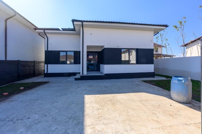 Casă individuală cu 5 camere cu Teren 492 Mp în Cumpăna