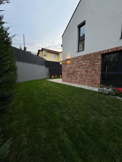 Casă individuală cu 5 camere cu Canalizare în Florești