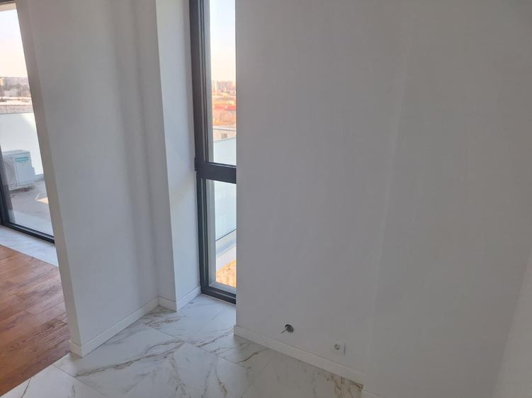 Apartament cu 3 camere semidecomandat în Cotroceni