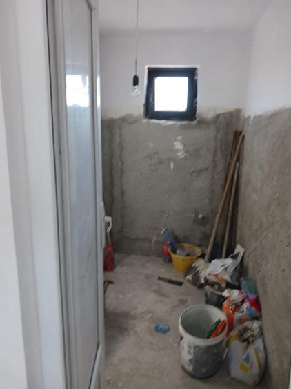 Casă cu Teren 385 Mp în Pecineaga