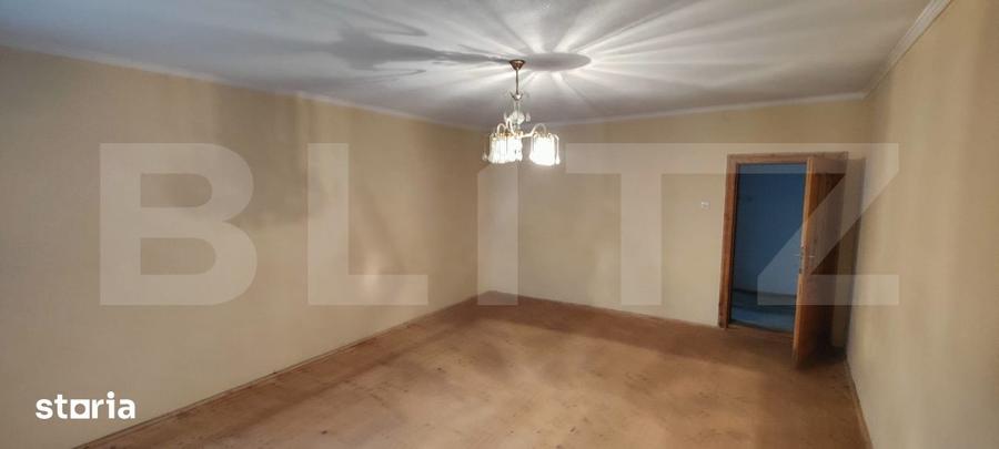 Casă cu Teren 1755 Mp în Malu cu Flori