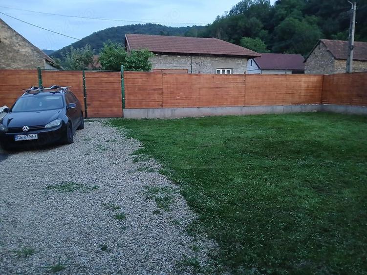 Casă cu Teren 400 Mp în Gârliște