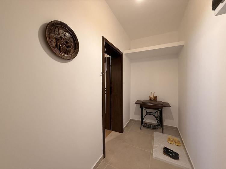 Apartament cu 4 camere semidecomandat în Primăverii