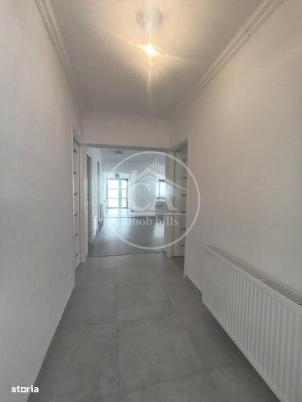 Casă cu 4 camere decomandat în Sântandrei