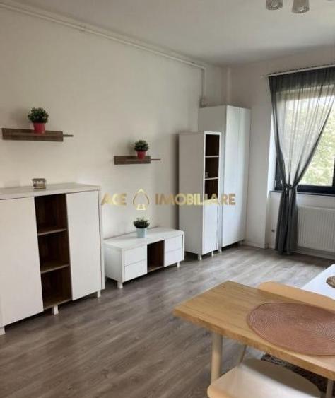 Apartament cu 2 camere decomandat, mobilat în Titan