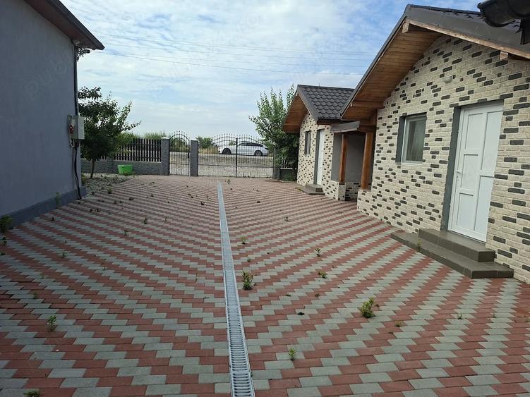 Casă cu 8 camere cu Teren 1700 Mp în Central