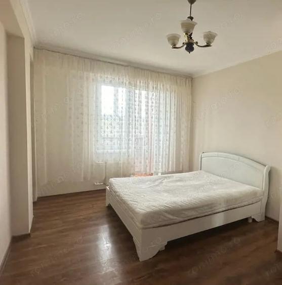 Garsonieră decomandată în Buziașului