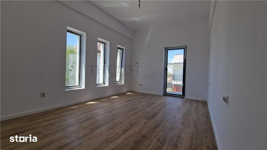 Casă cu 4 camere cu Teren 300 Mp în Odăi