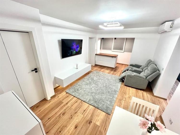 Apartament cu 2 camere semidecomandat în Floreasca