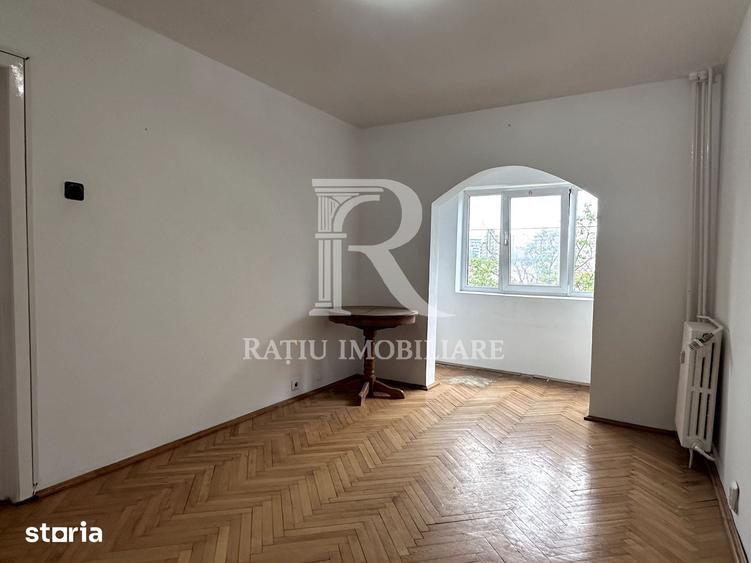 Apartament cu 3 camere decomandat în Cantemir
