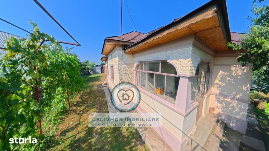 Casă cu 5 camere cu Teren 1158 Mp în Ariceștii Rahtivani