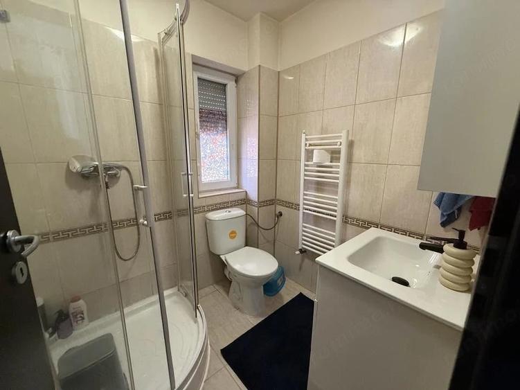 Apartament cu 3 camere semidecomandat în Sânandrei
