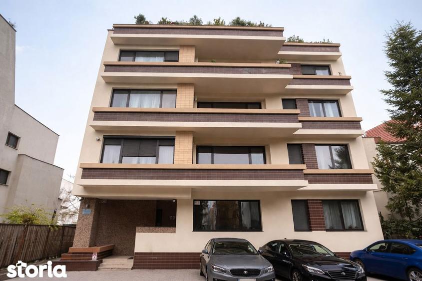 Apartament cu 4 camere, mobilat în Central